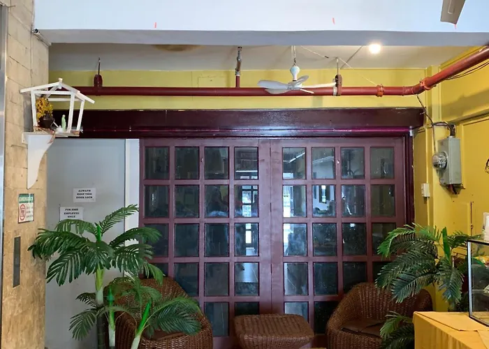 Dona Mercedes Hostel Cebu Stadt